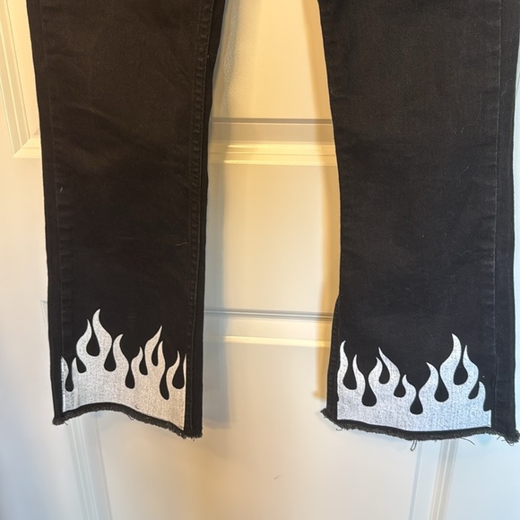 NWT Subdued Black Crop Flare Button Fly Raw Hem Front and Pocket White F… - Picture 3 of 10